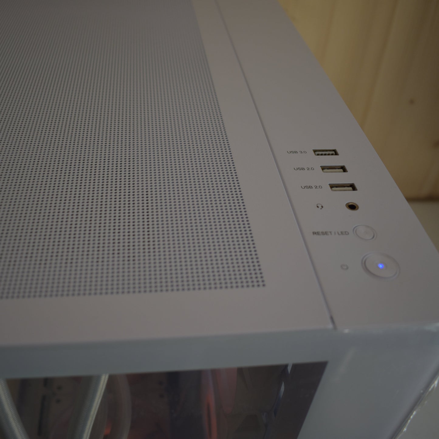Radiance PC RTX 5060 TI 16 Go - Ryzen 5 9600X