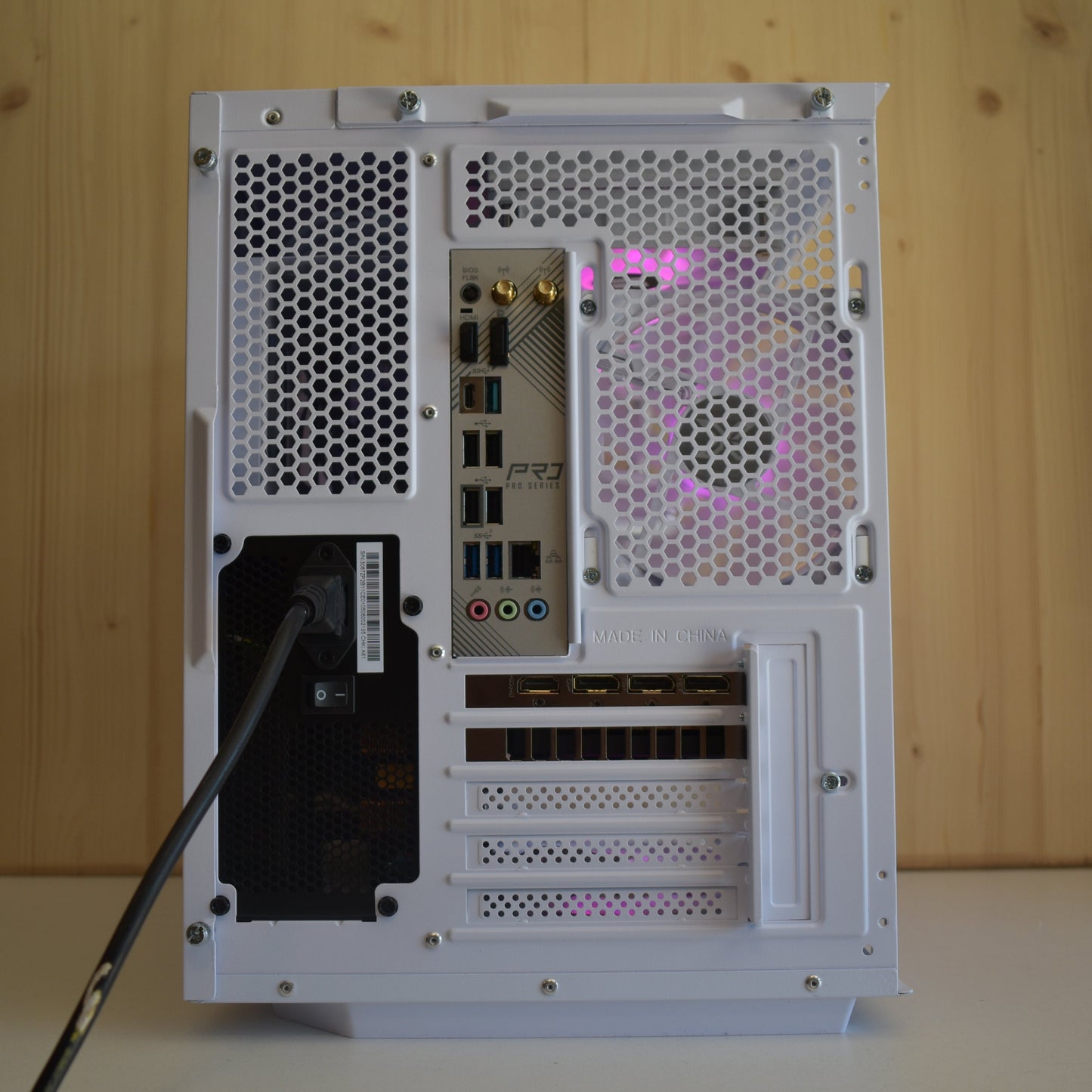 Radiance PC RTX 5060 TI 16 Go - Ryzen 5 9600X
