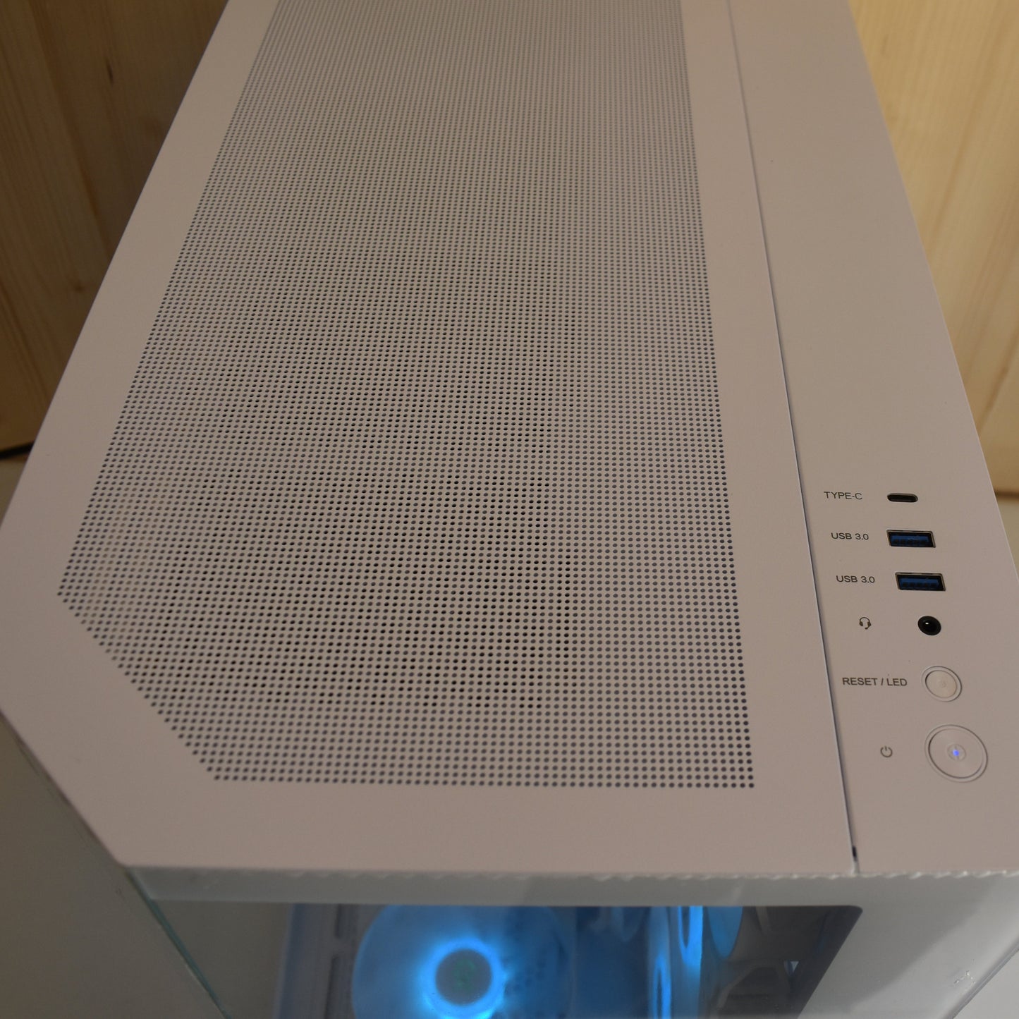 Radiance PC RX 7600 - Ryzen 5 5600