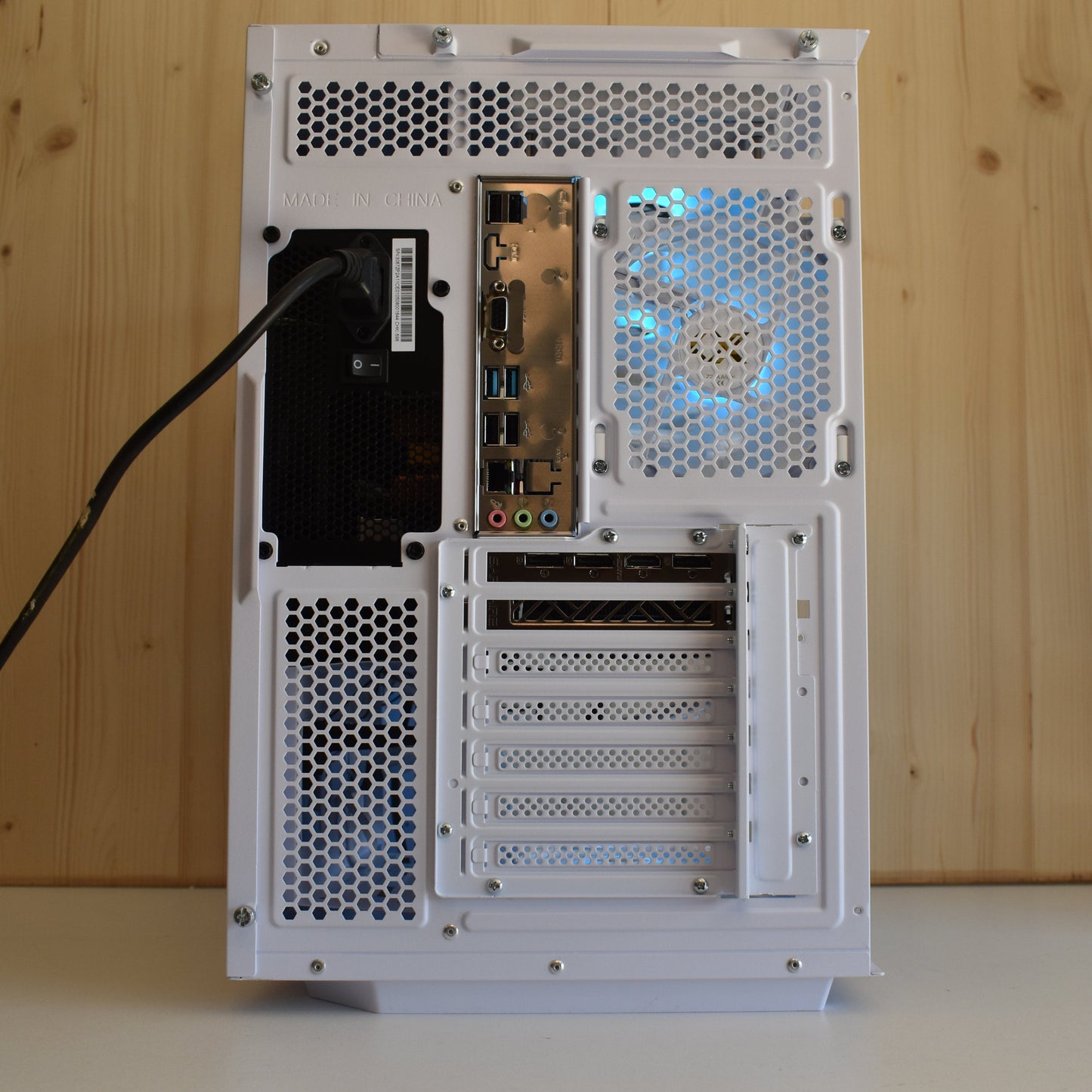 Radiance PC RX 7600 - Ryzen 5 5600