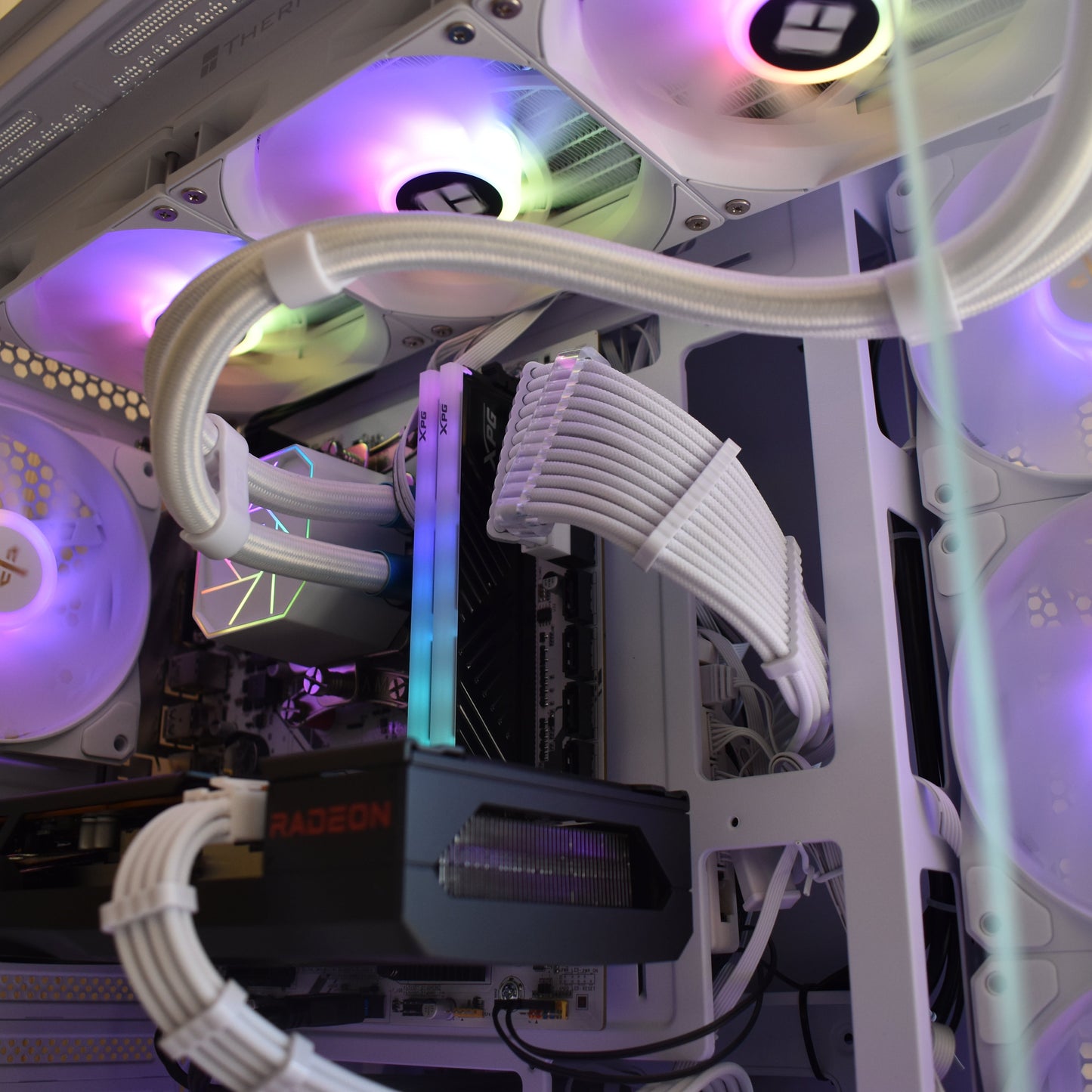 Radiance PC RX 7600 - Ryzen 5 5600