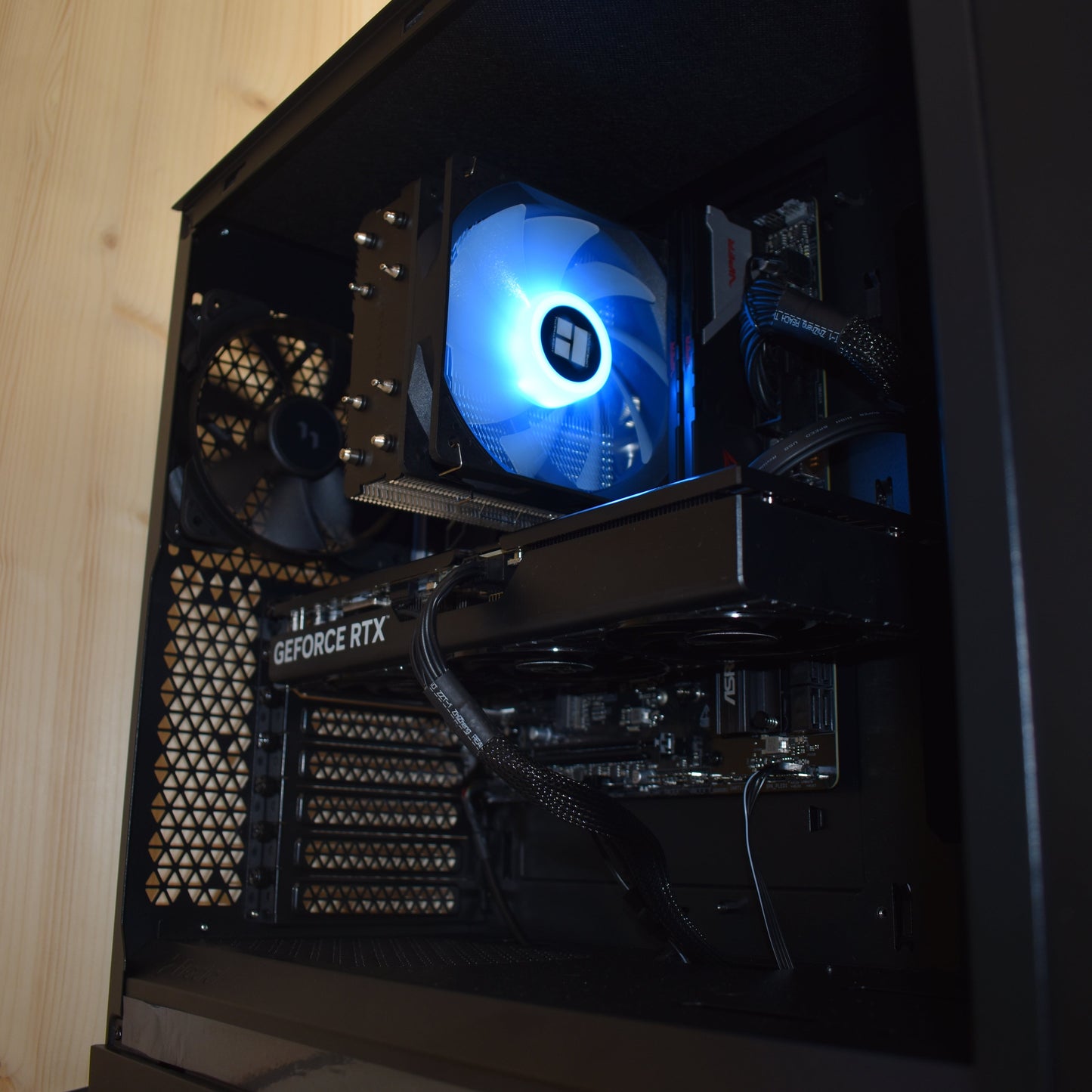 Fractal Design Pop Air Black TG Clear Tint