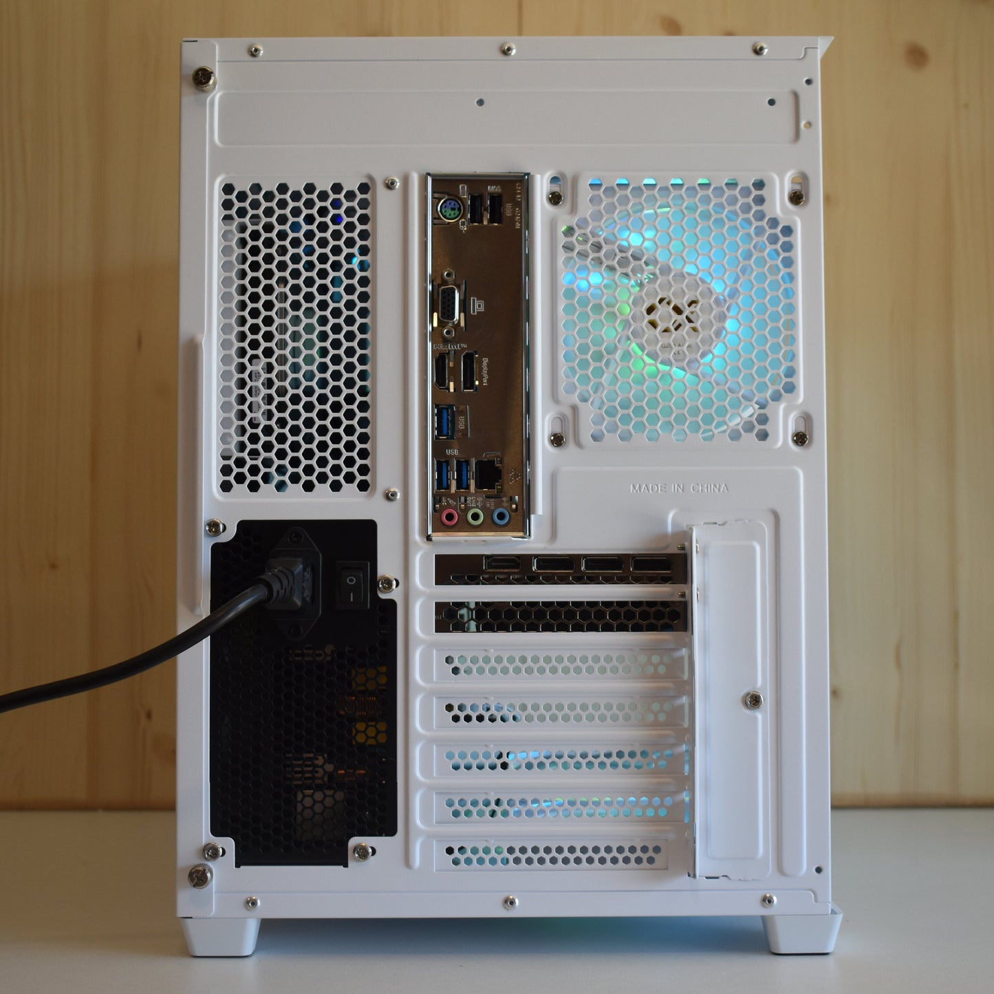 Xigmatek Pano Blanc (7 ventilateurs ARGB avec modes d'éclairages avec télécommande)