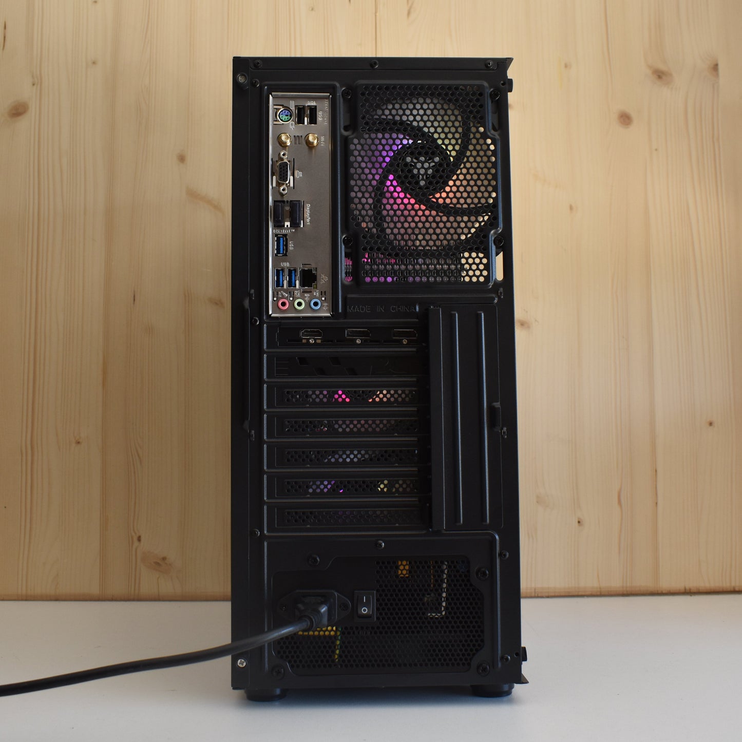 Radiance PC RX 9060 XT 16 Go - I5 14400F