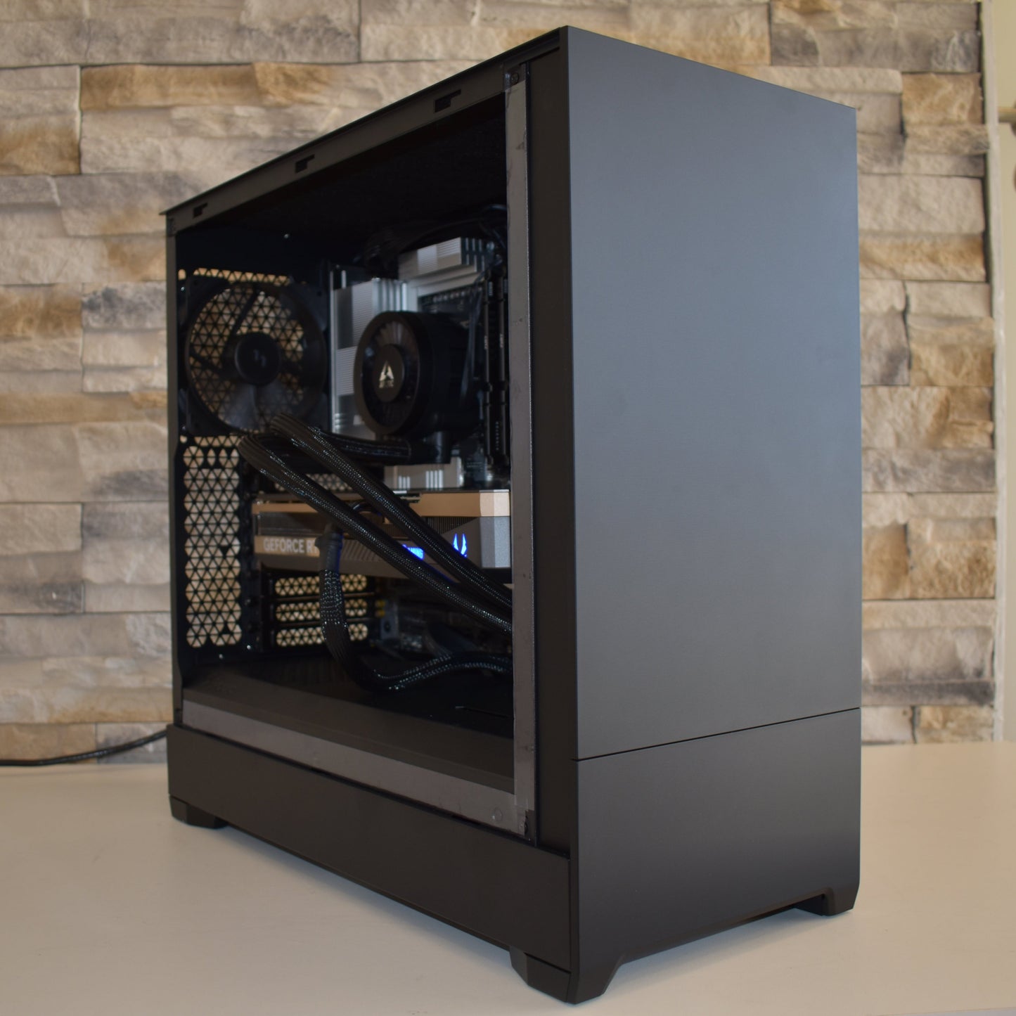 Radiance PC RTX 5070 TI - Ryzen 7 9800X3D