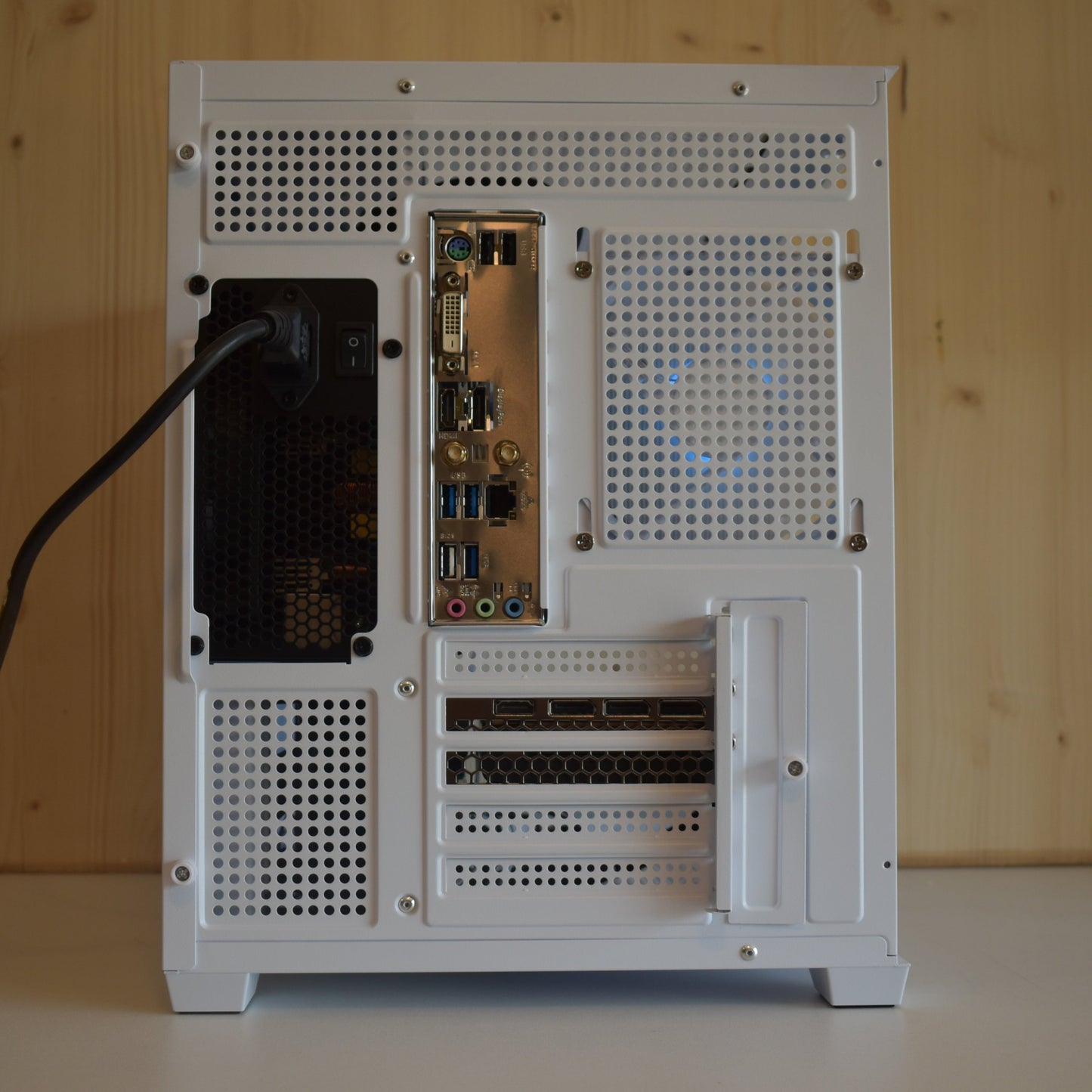 Radiance PC RTX 5060 TI 16Go - Ryzen 5 5600