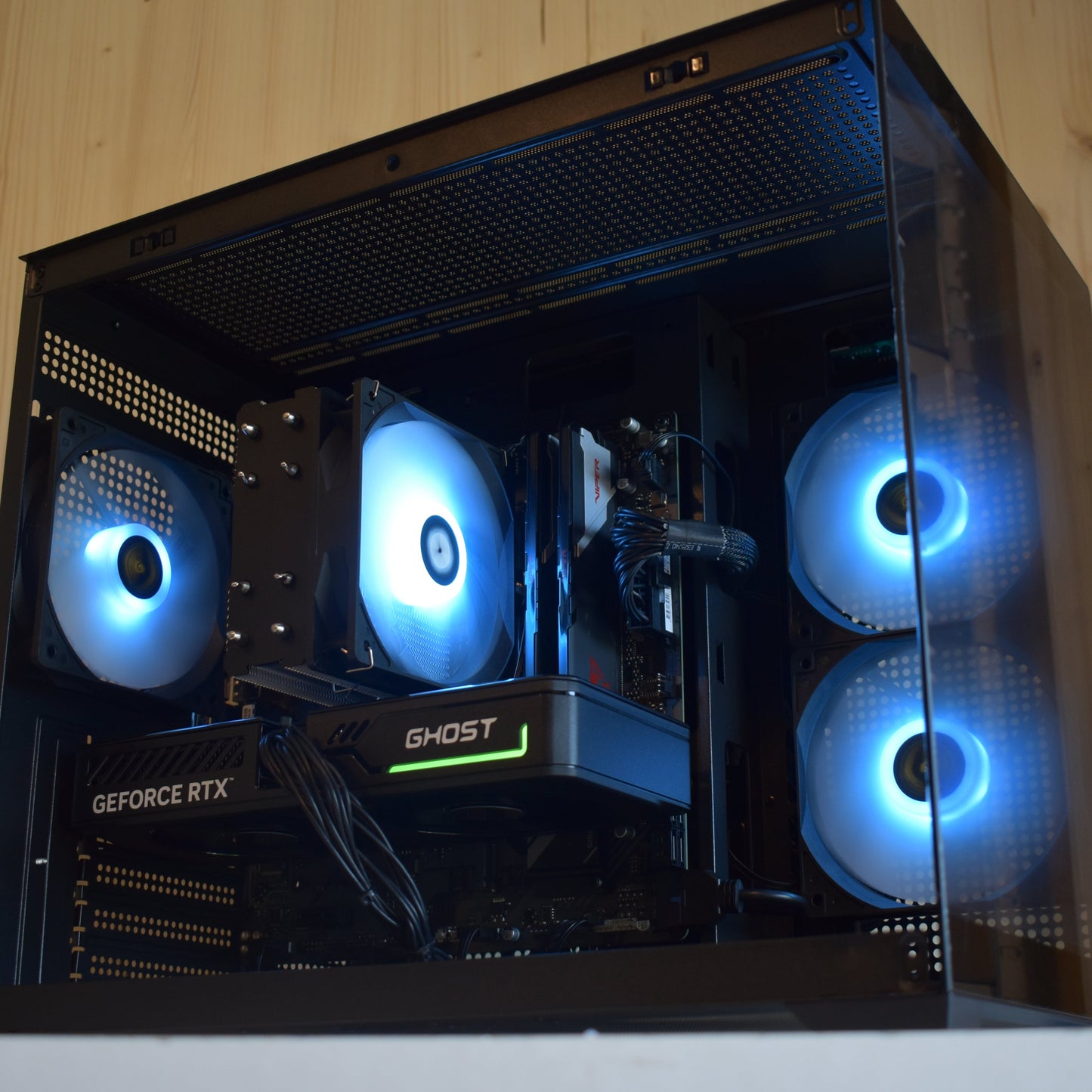 Radiance PC RTX 5060 Ti - Ryzen 7 9700X