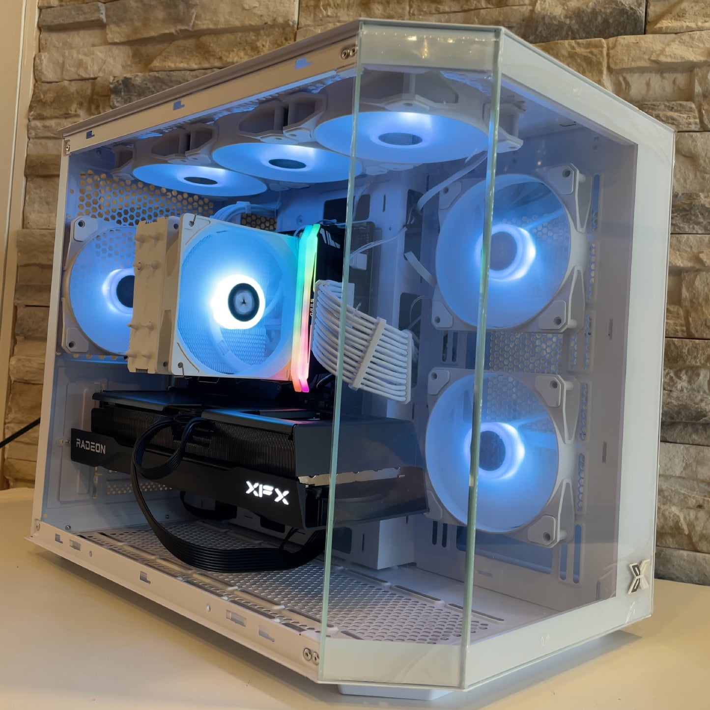 Radiance Custom RX 9070 - Ryzen 5 7500F