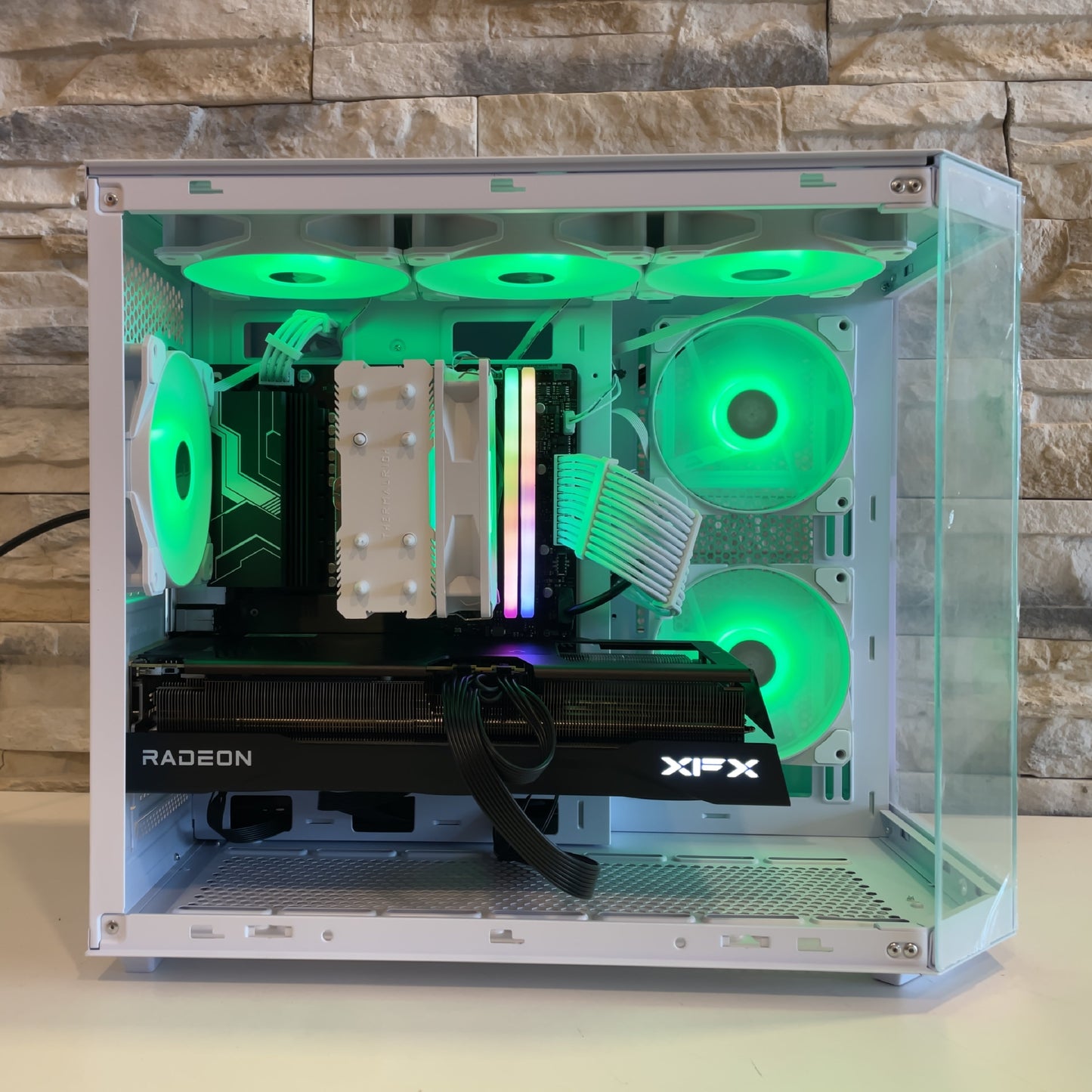 Radiance Custom RX 9070 - Ryzen 5 7500F