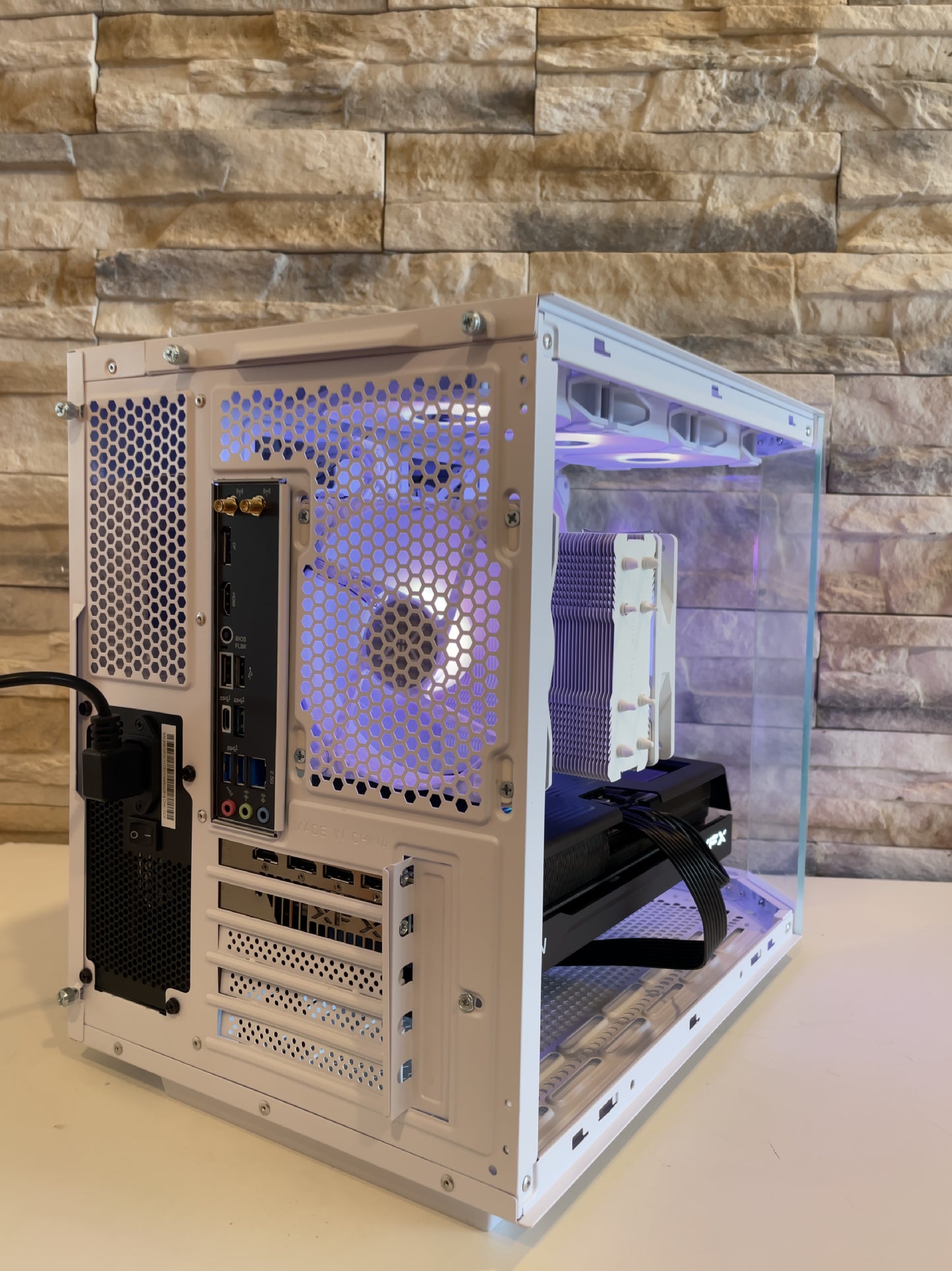 Radiance Custom RX 9070 - Ryzen 5 7500F