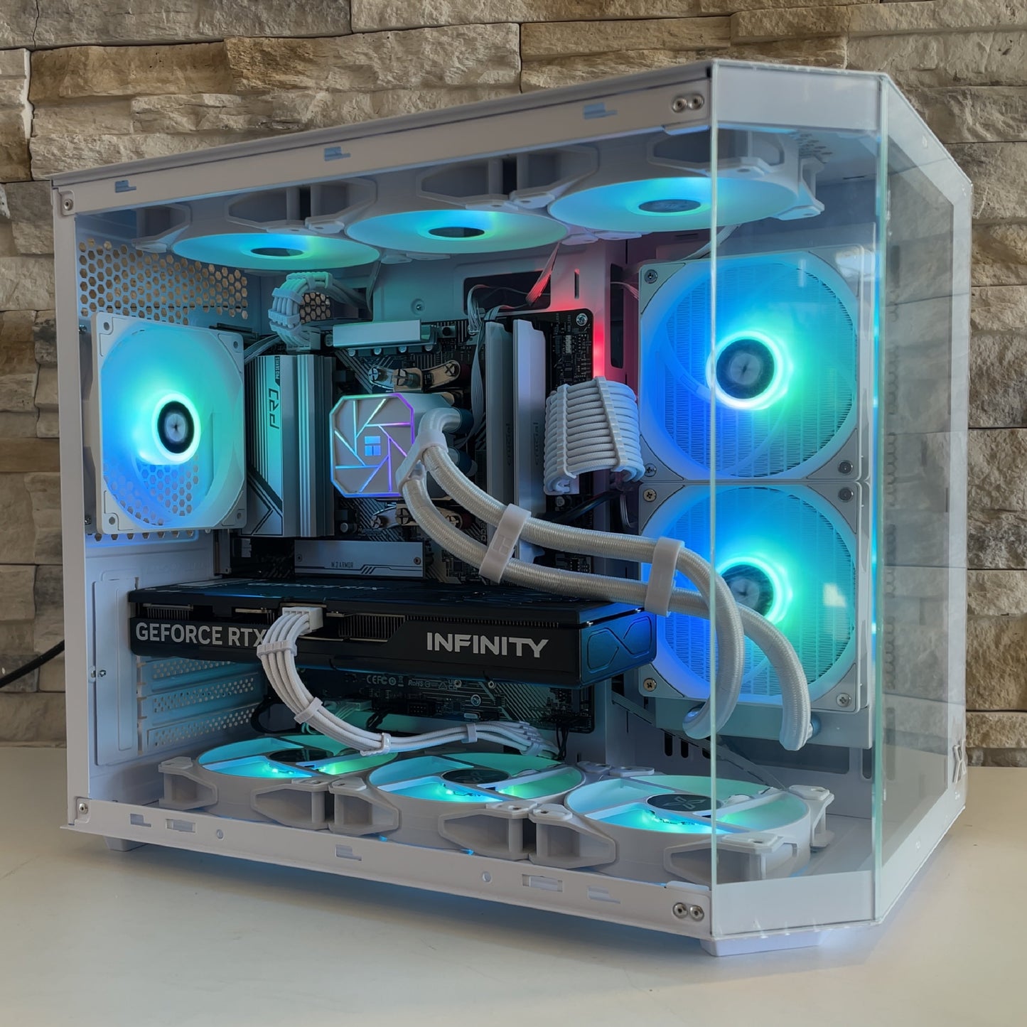 Radiance Custom RTX 5060 TI 16 Go - Ryzen 5 9600X