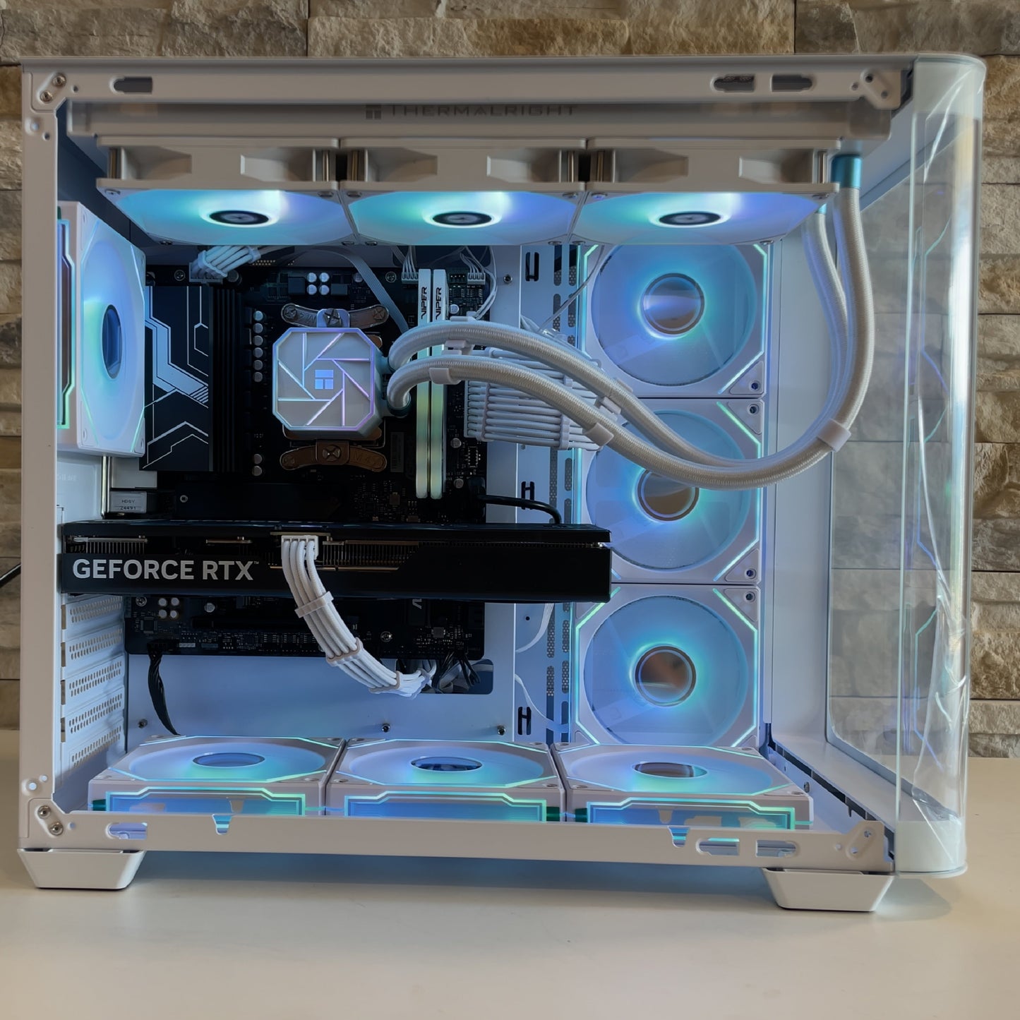 Radiance PC RTX 5060 TI 16 GB - Ryzen 5 7500F