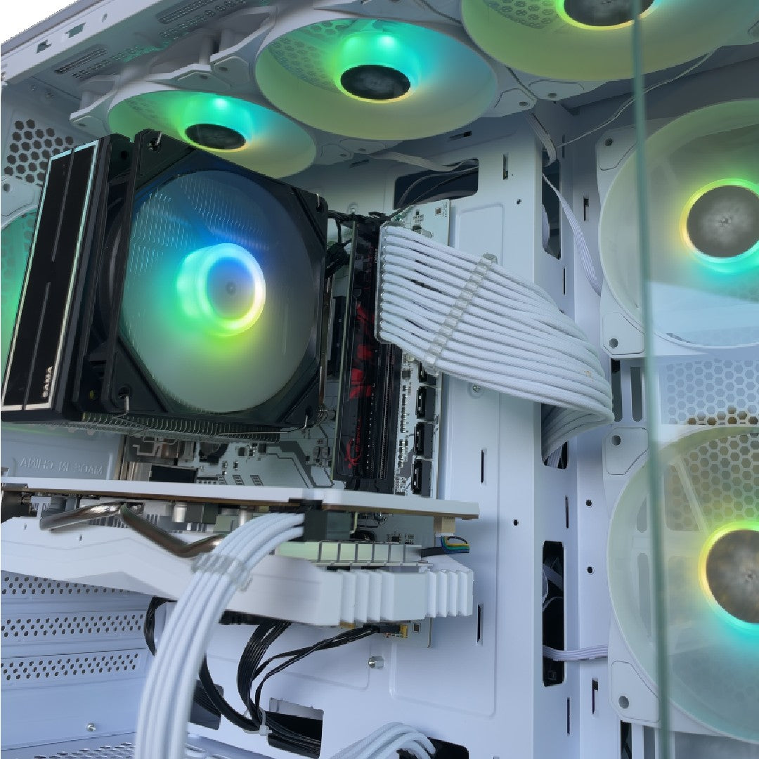 Xigmatek Cubi M Blanc (6 ventilateurs ARGB avec modes d'éclairages avec télécommande)