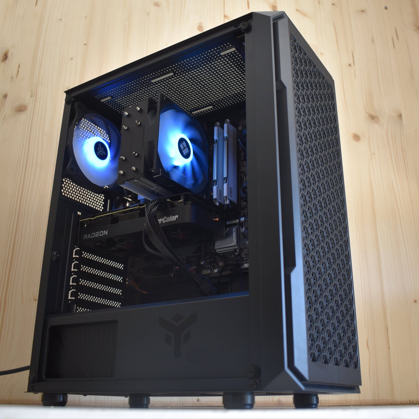 Radiance PC RX 9060 XT 16 Go - I5 14400F