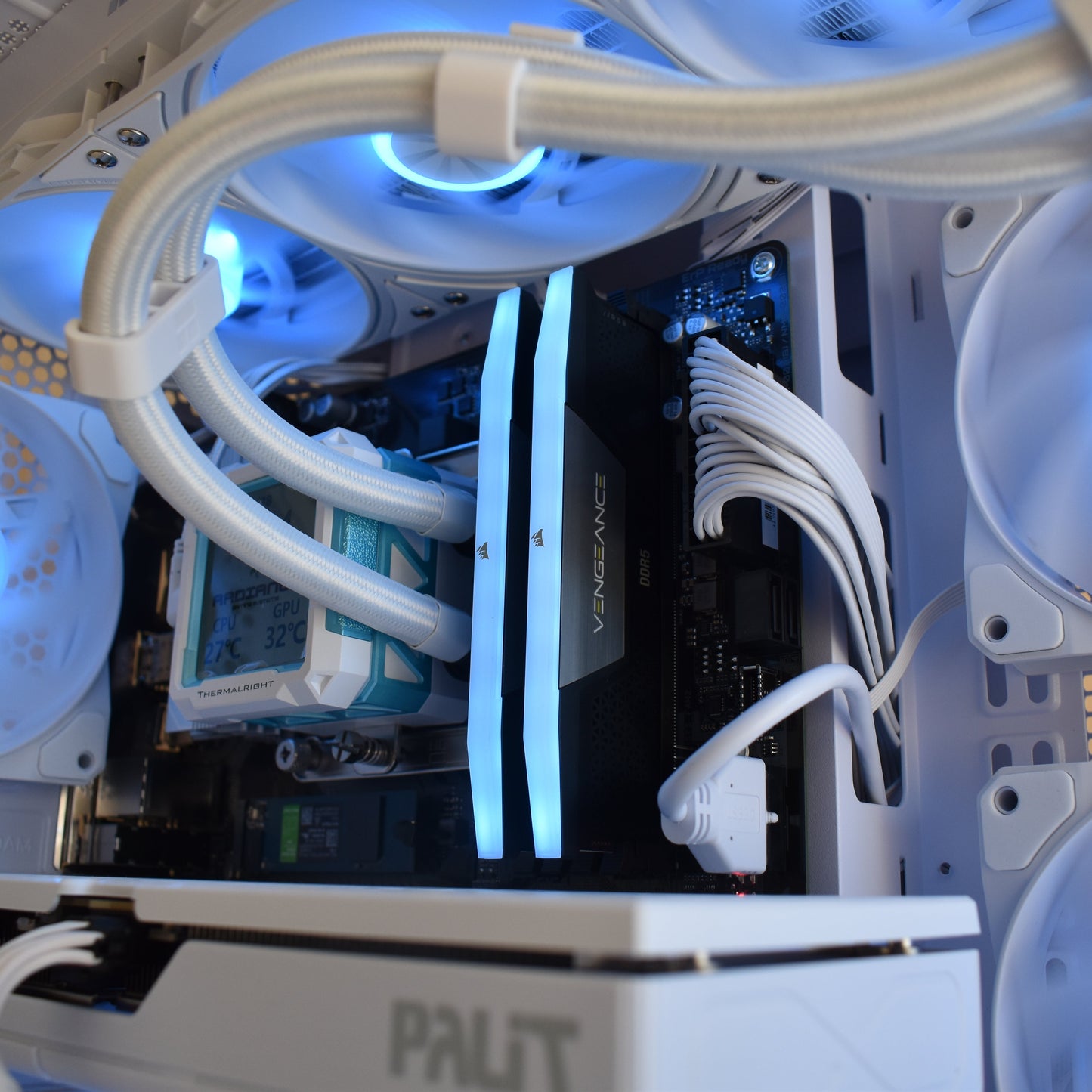 Radiance PC RTX 5070 TI - Intel I7 14700F