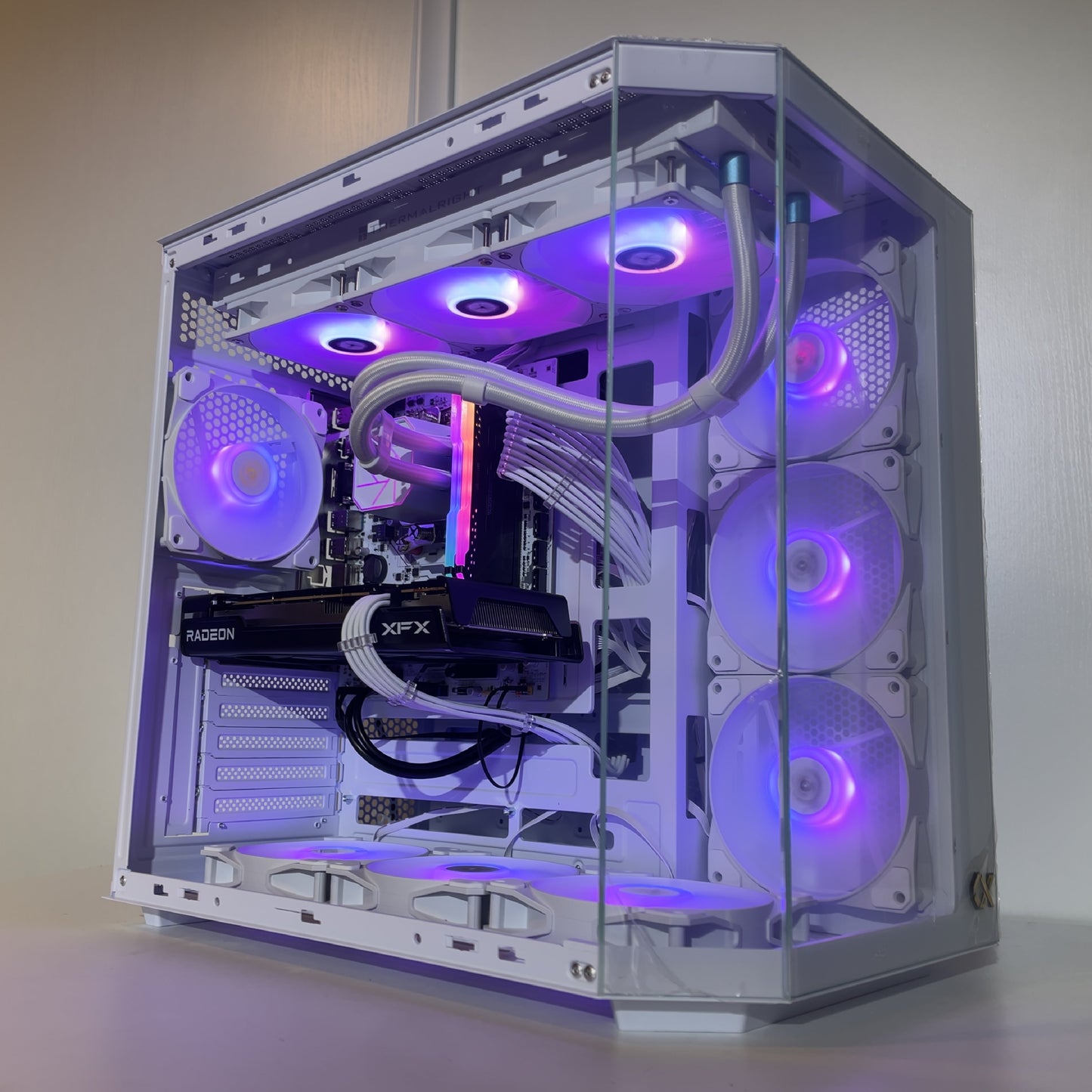 Radiance Custom RX 7600 - Ryzen 5 5600