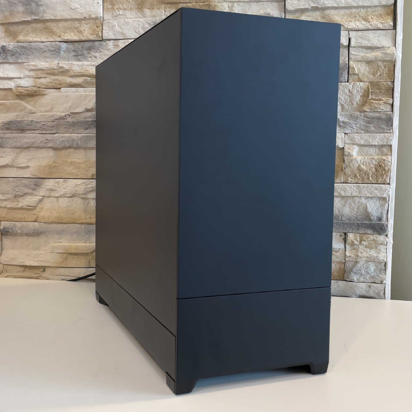 Radiance Custom RTX 5070 TI - Ryzen 7 9800X3D 