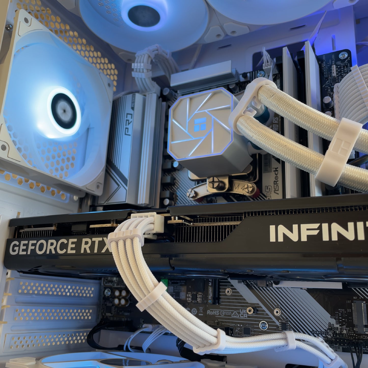 Radiance Custom RTX 5060 TI 16 GB – Ryzen 5 9600X 