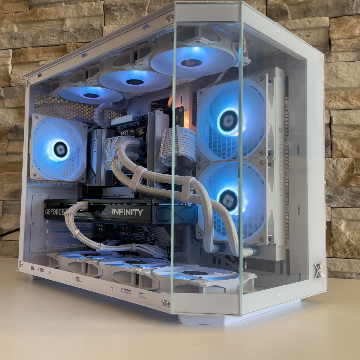 Radiance Custom RTX 5060 TI 16 GB – Ryzen 5 9600X 