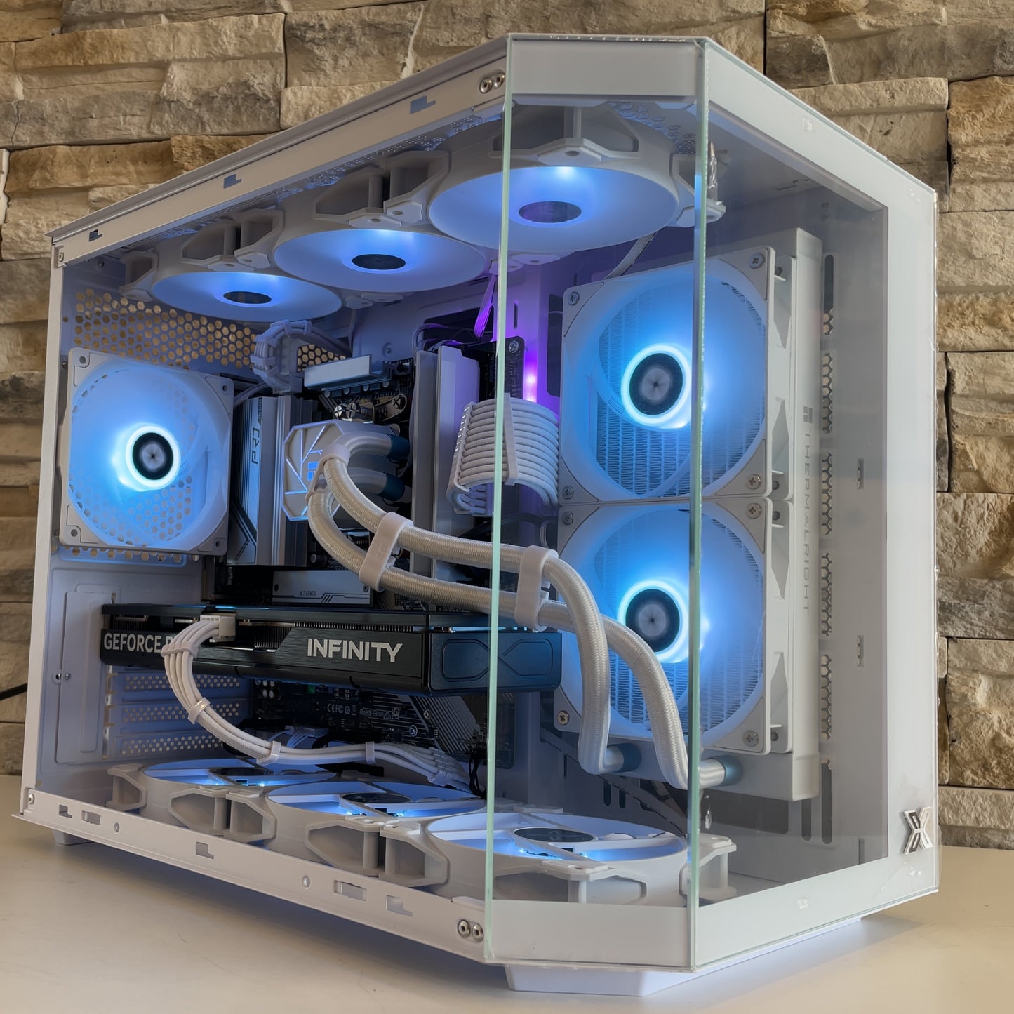 Radiance Custom RTX 5060 TI 16 GB – Ryzen 5 9600X 