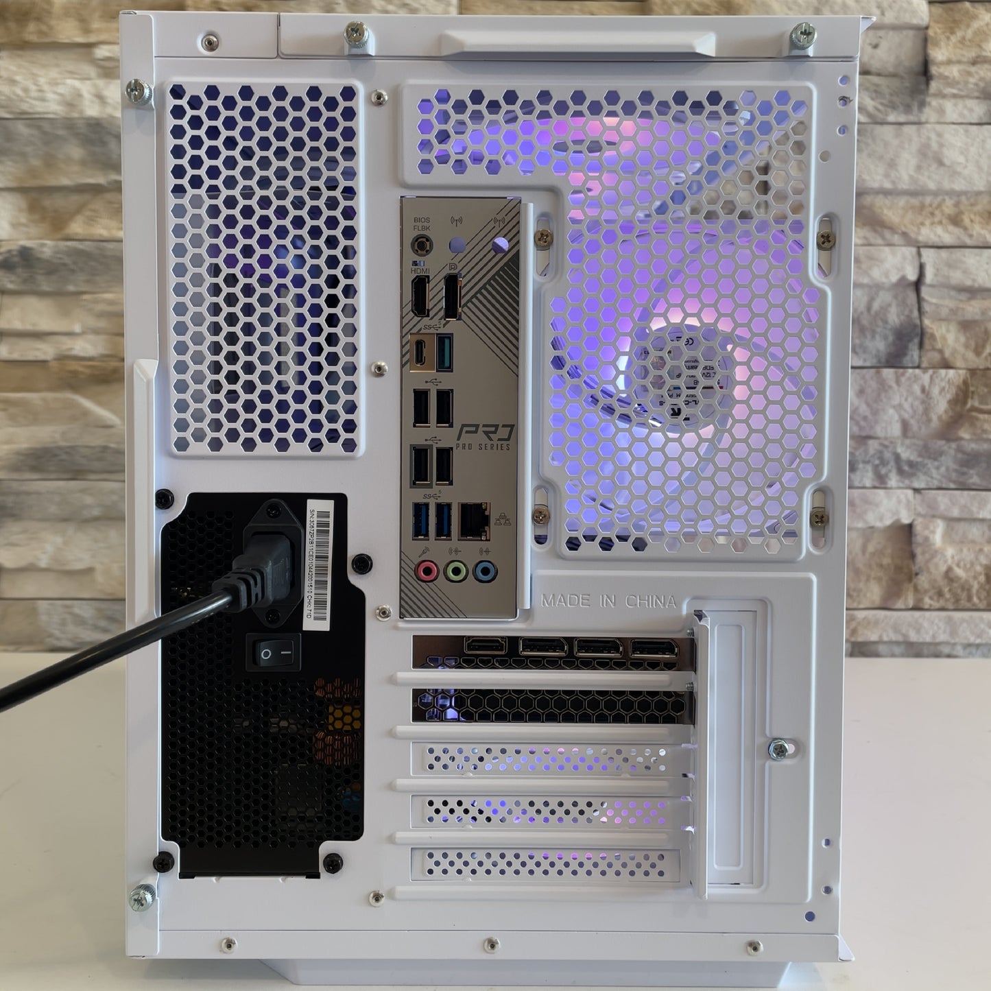 Radiance Custom RTX 5060 TI 16 GB – Ryzen 5 9600X 