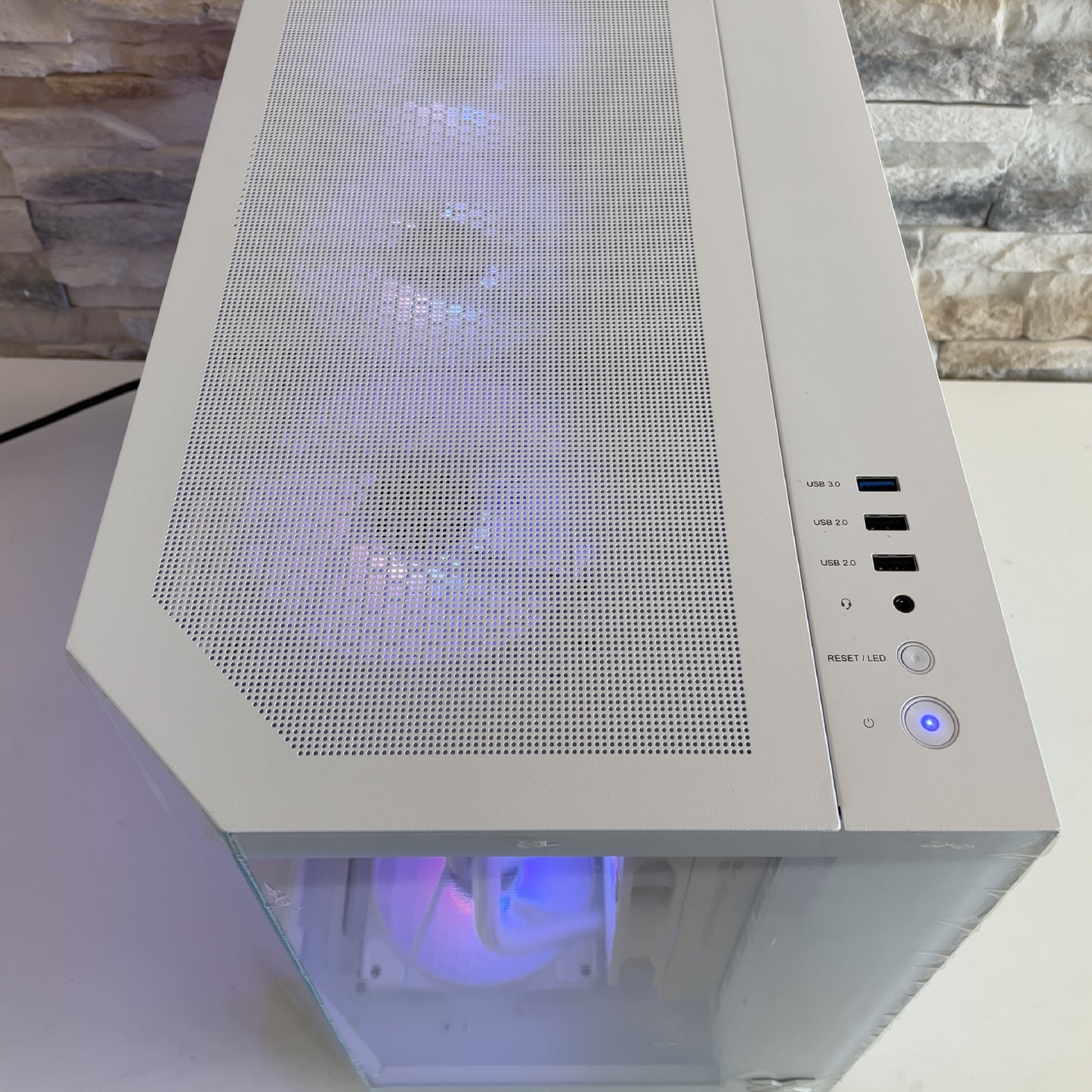 Radiance Custom RTX 5060 TI 16 GB – Ryzen 5 9600X 